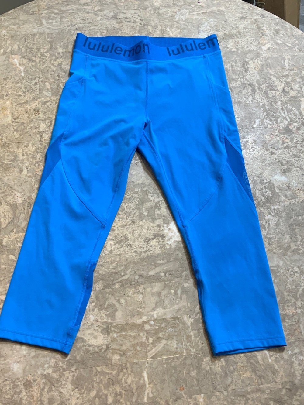 Lululemon Electric Blue Cropped Athletic Leggings - Picture 2 of 6